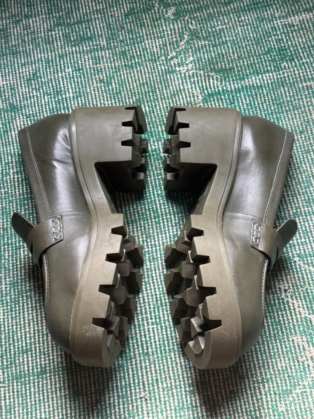 SCHUTZ Viola Tractor Leather Flats Sz10B in Military Green - Picture 5 of 7